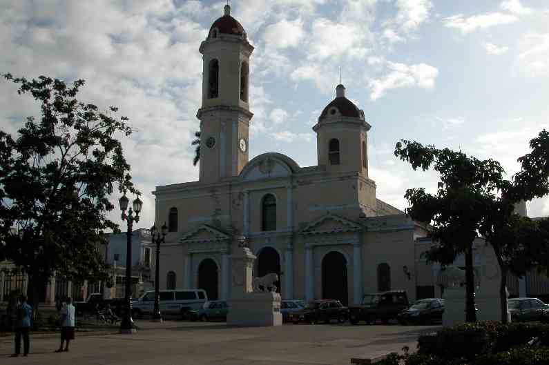 190CienfuegosCathedral.JPG (reduit)